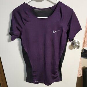 EUC Women's Nike Running Training Top Ribbed Material TIGHT FIT Size L